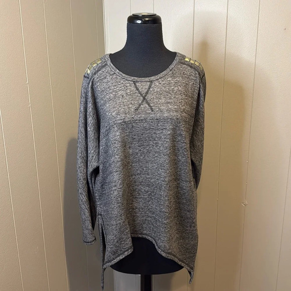 RACHEL Rachel Roy Women’s Medium Sweater Studded Uneven Hems - Picture 1 of 8